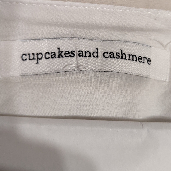 Cupcakes and Cashmere White Blouse - Picture 4 of 5